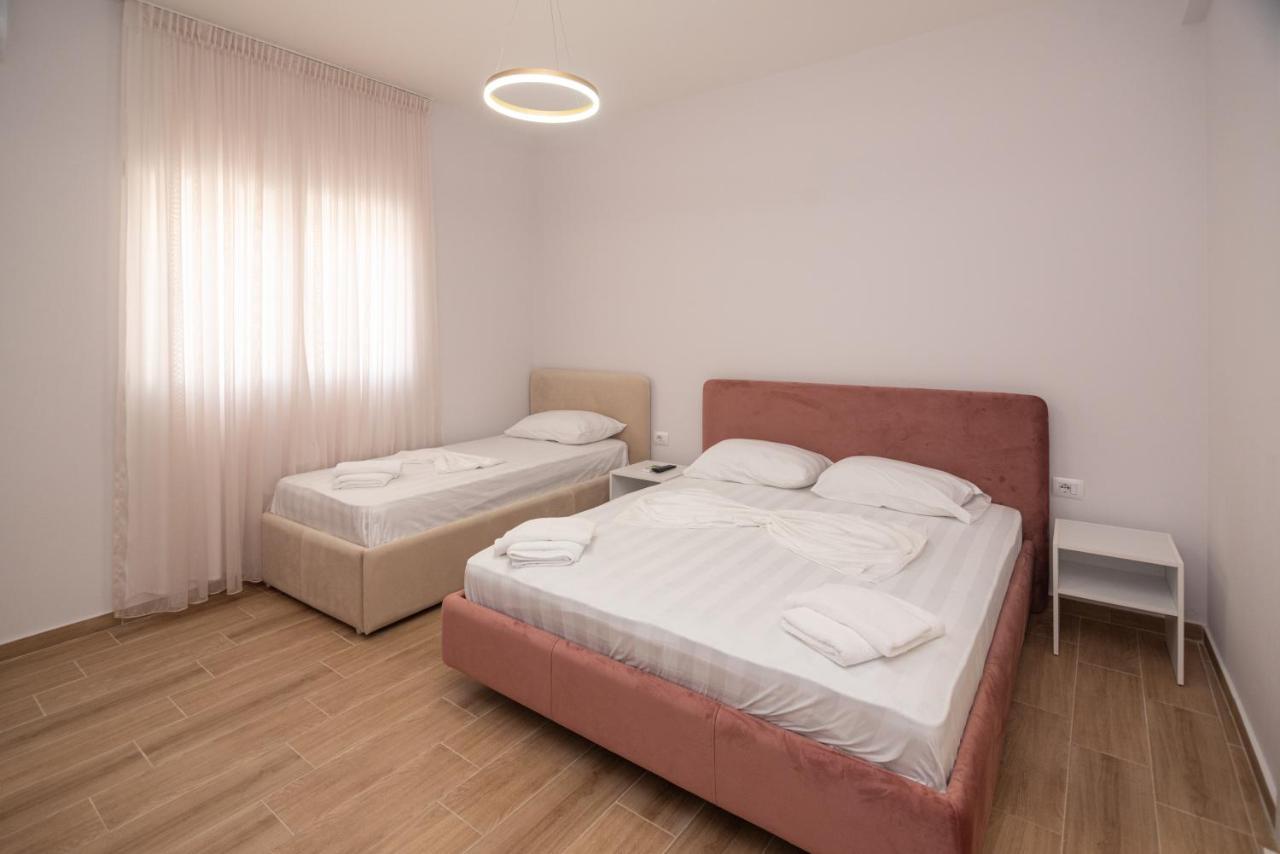 Lian'S Rooms Vlorë Esterno foto