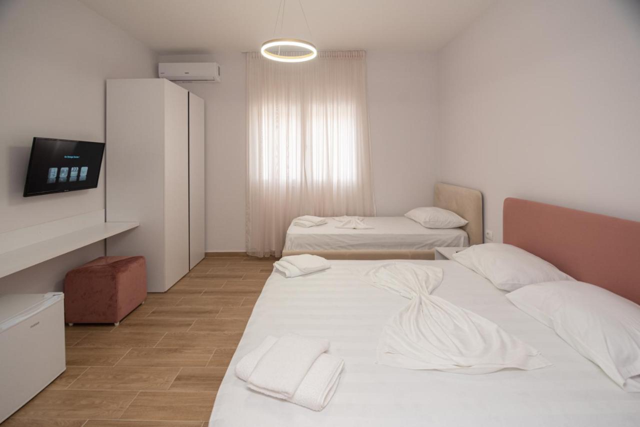 Lian'S Rooms Vlorë Esterno foto