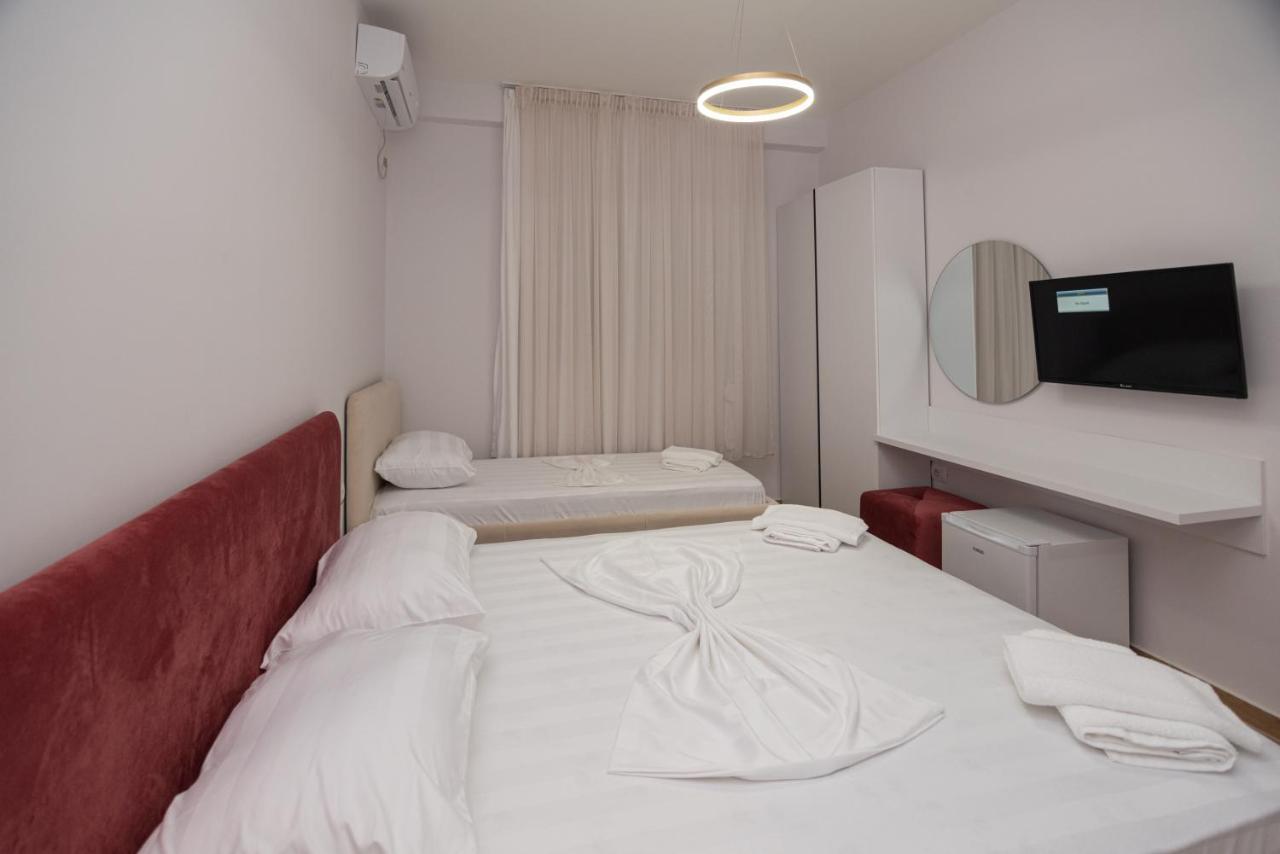 Lian'S Rooms Vlorë Esterno foto
