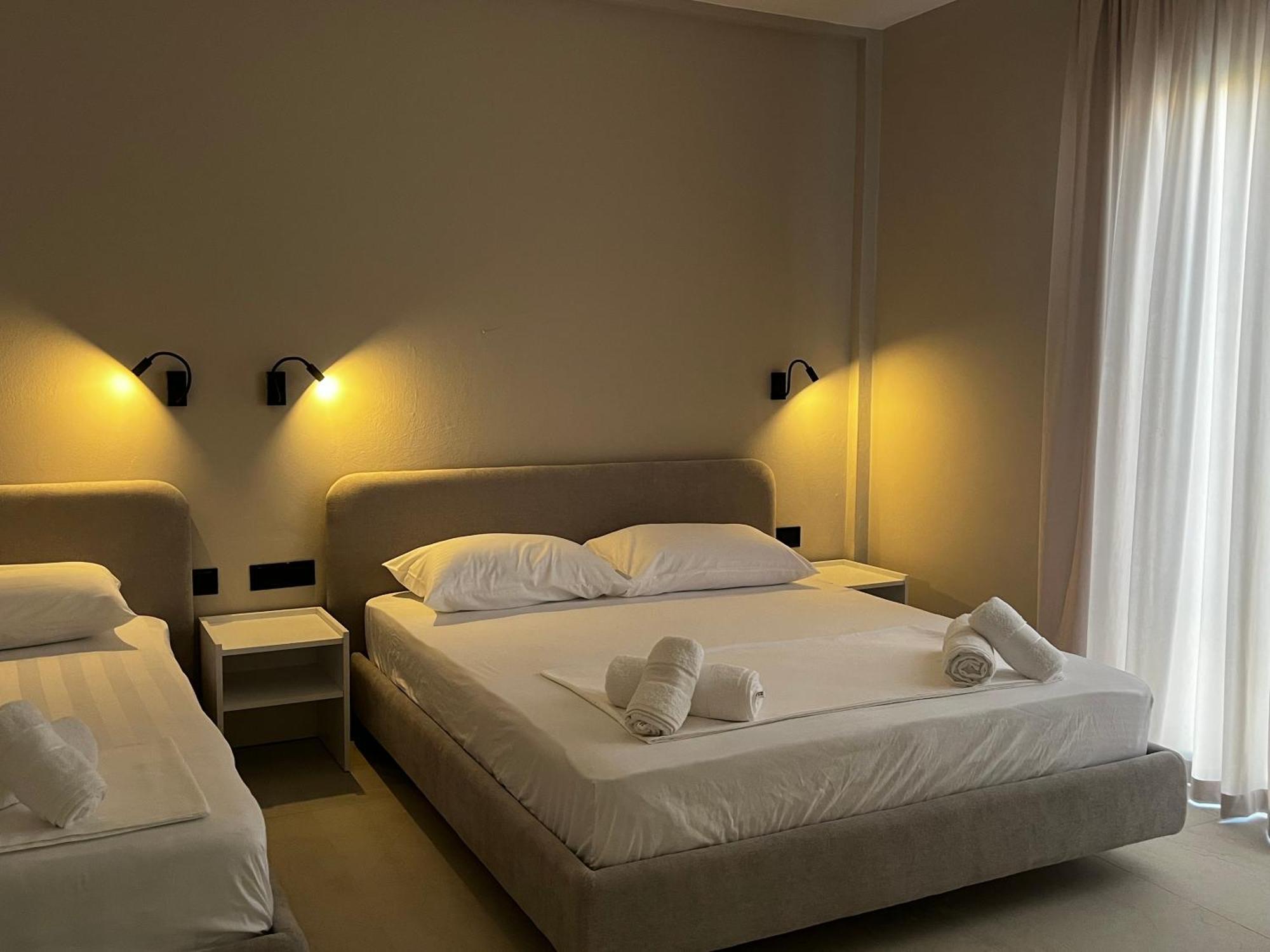 Lian'S Rooms Vlorë Esterno foto