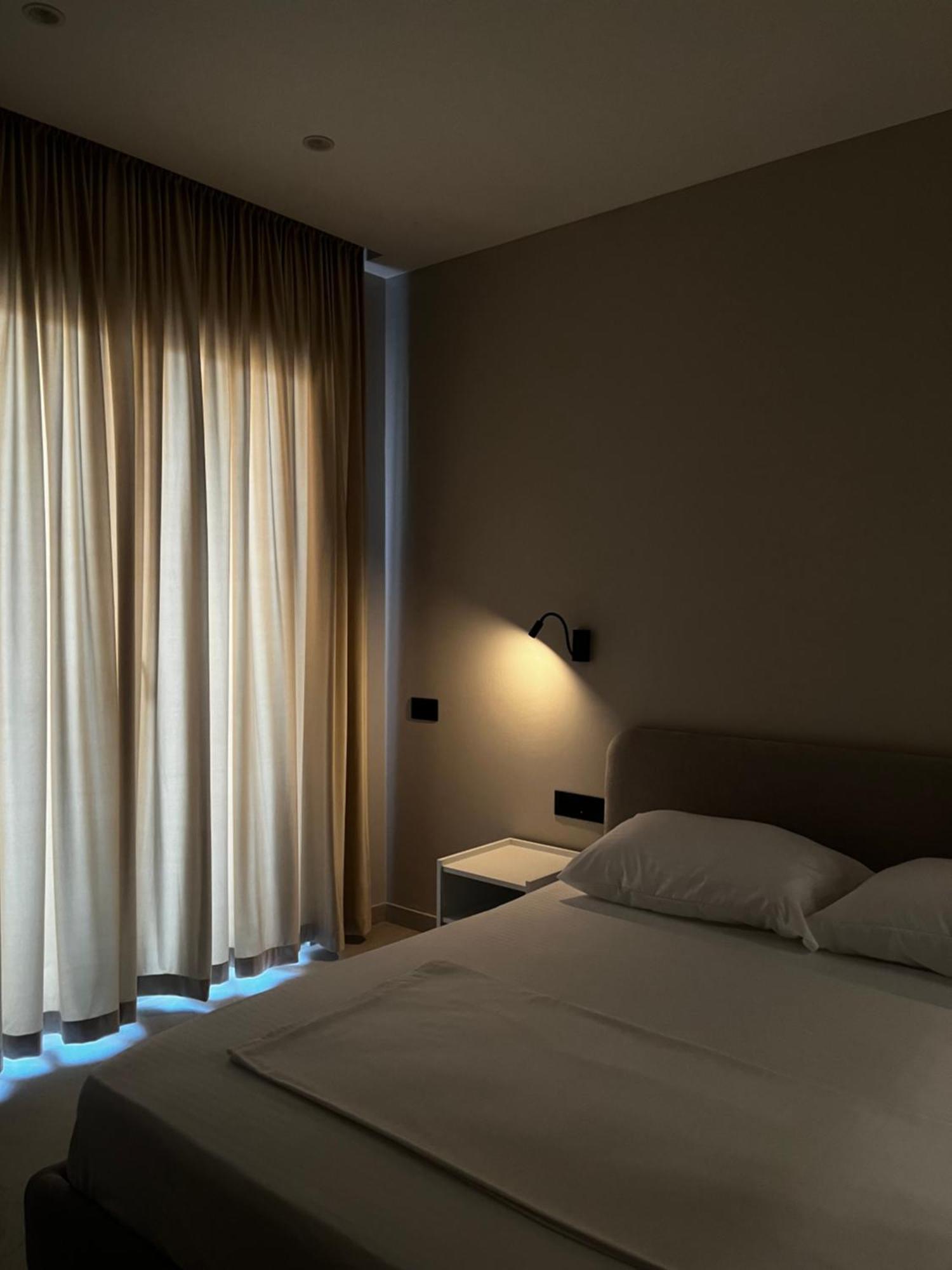 Lian'S Rooms Vlorë Esterno foto