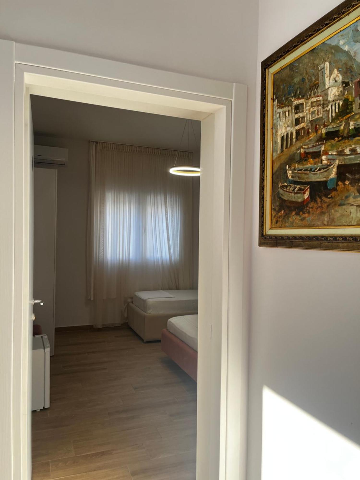Lian'S Rooms Vlorë Esterno foto