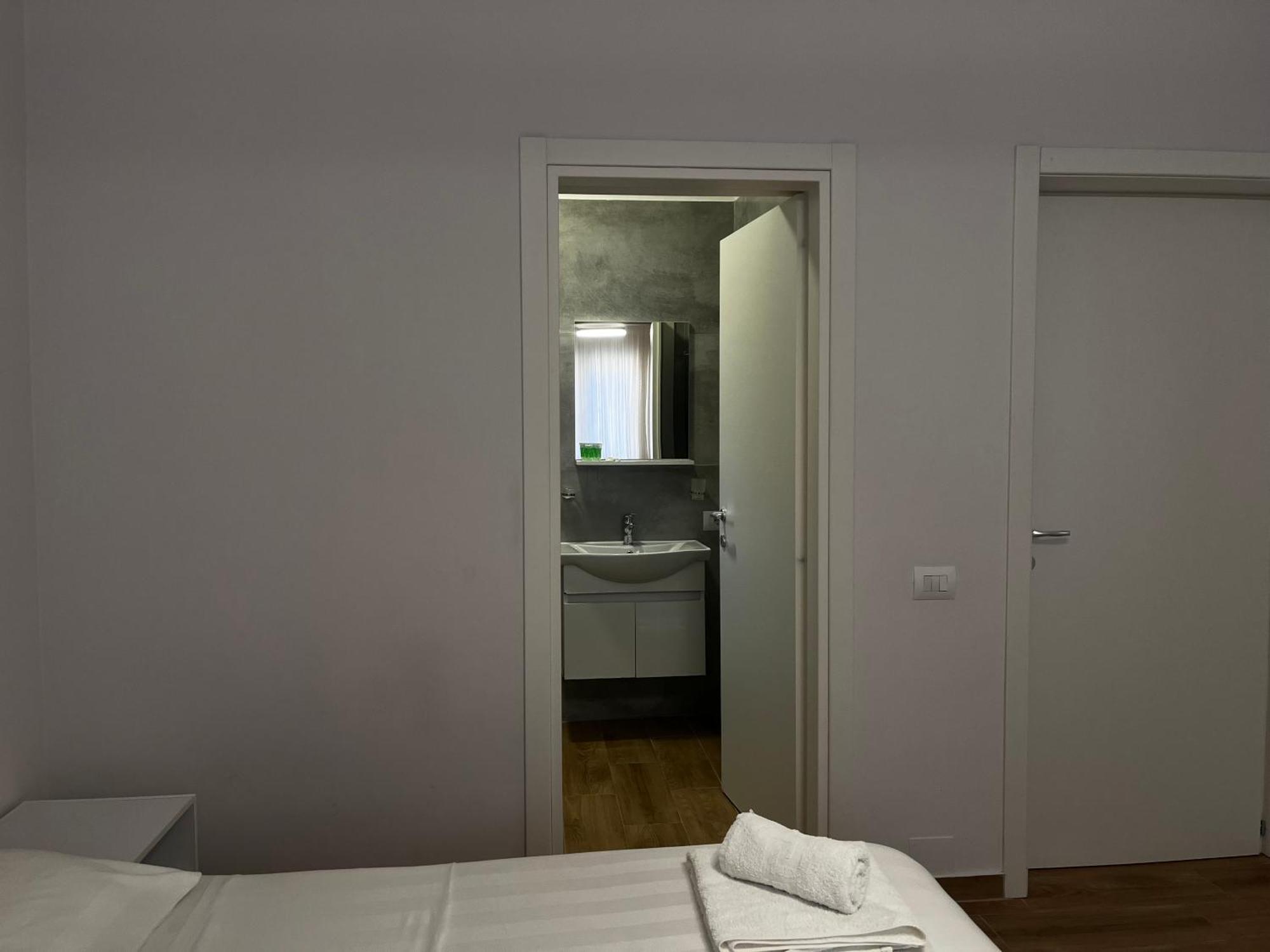 Lian'S Rooms Vlorë Esterno foto