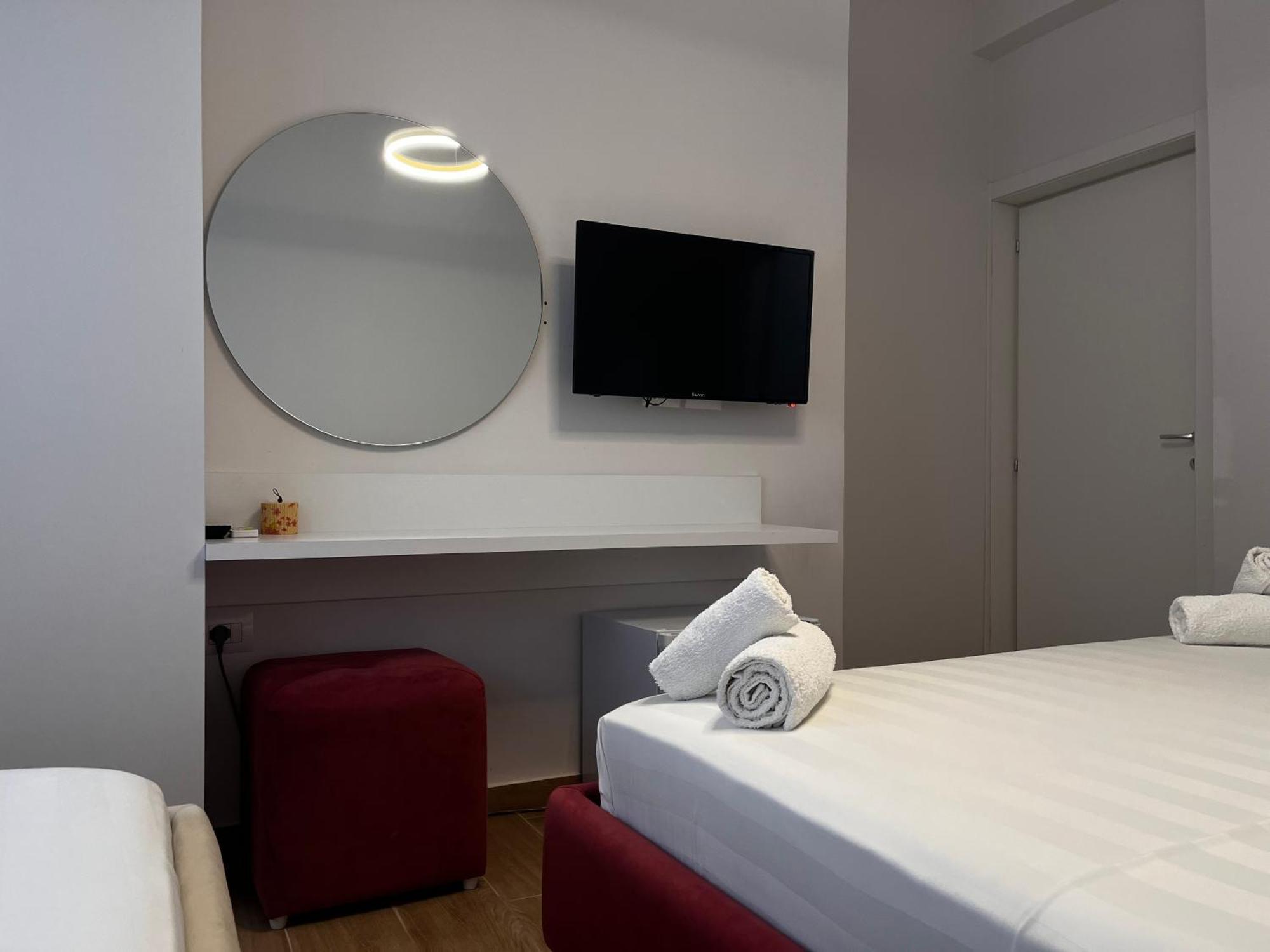 Lian'S Rooms Vlorë Esterno foto