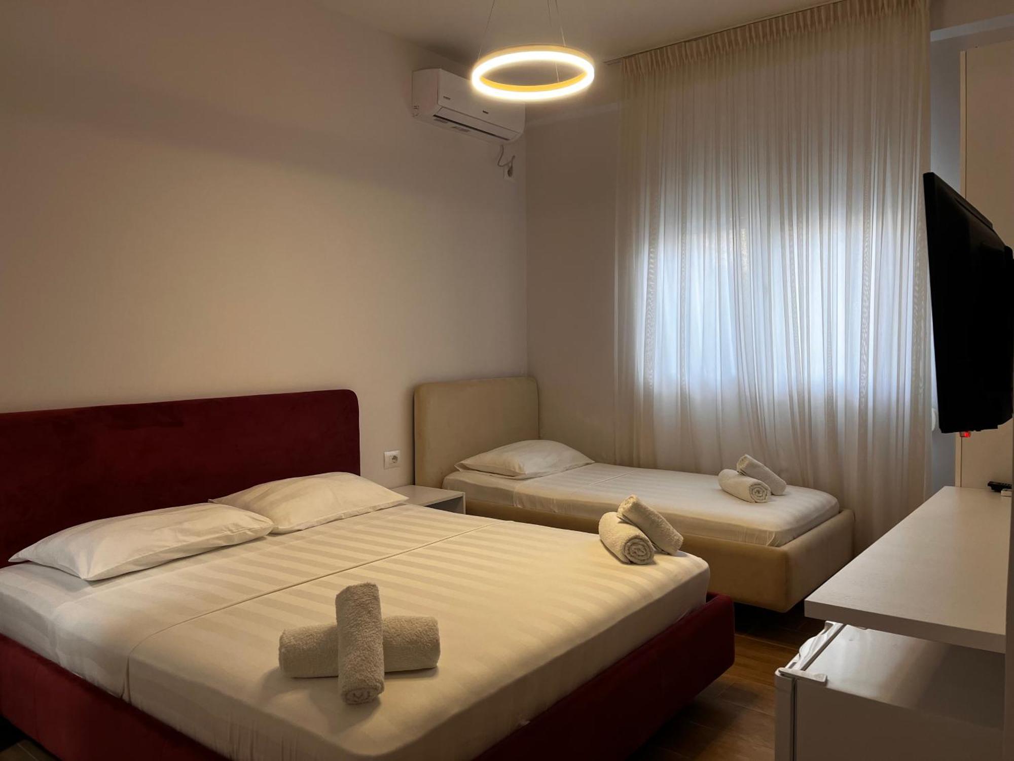 Lian'S Rooms Vlorë Esterno foto